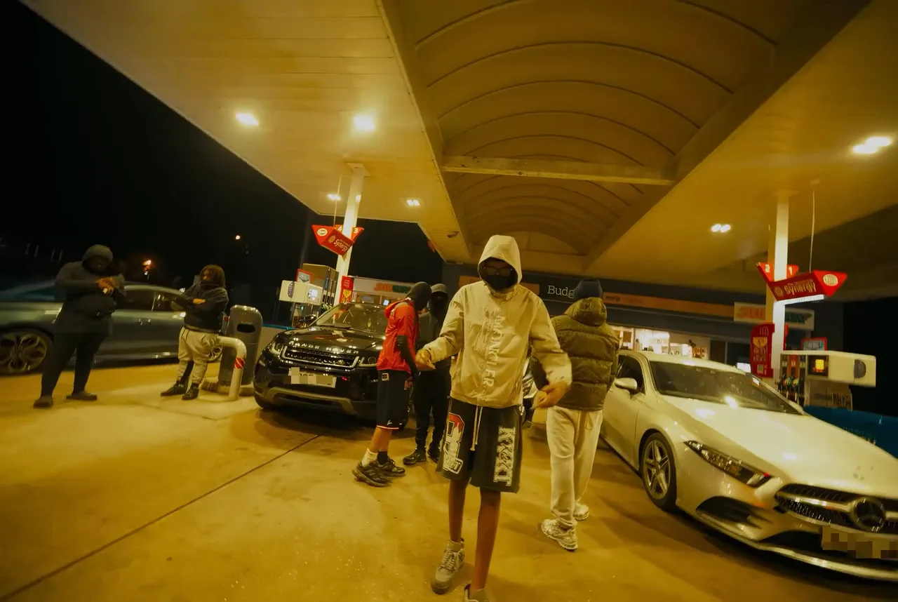 DeeorSlim — Hands In The Air production still 3